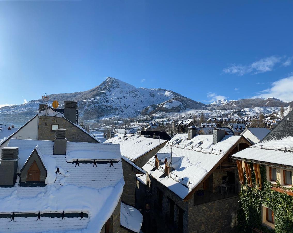Esplendido Atico En Sallent Con Vistas Sallent de Gállego Exterior foto